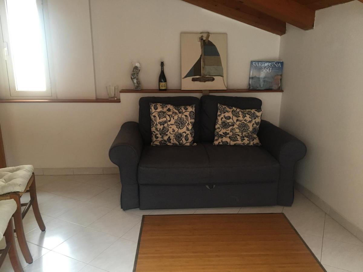 Ferienwohnung Deliziosa Mansarda Nel Quartiere Marina - Cagliari Q8577 Exterior foto