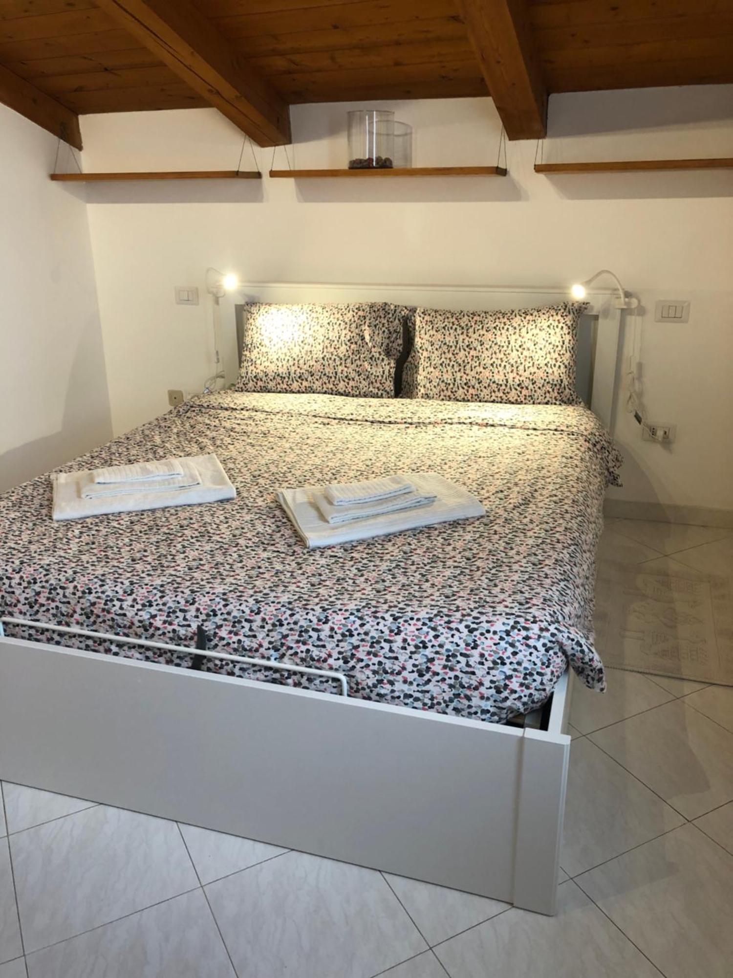 Ferienwohnung Deliziosa Mansarda Nel Quartiere Marina - Cagliari Q8577 Exterior foto