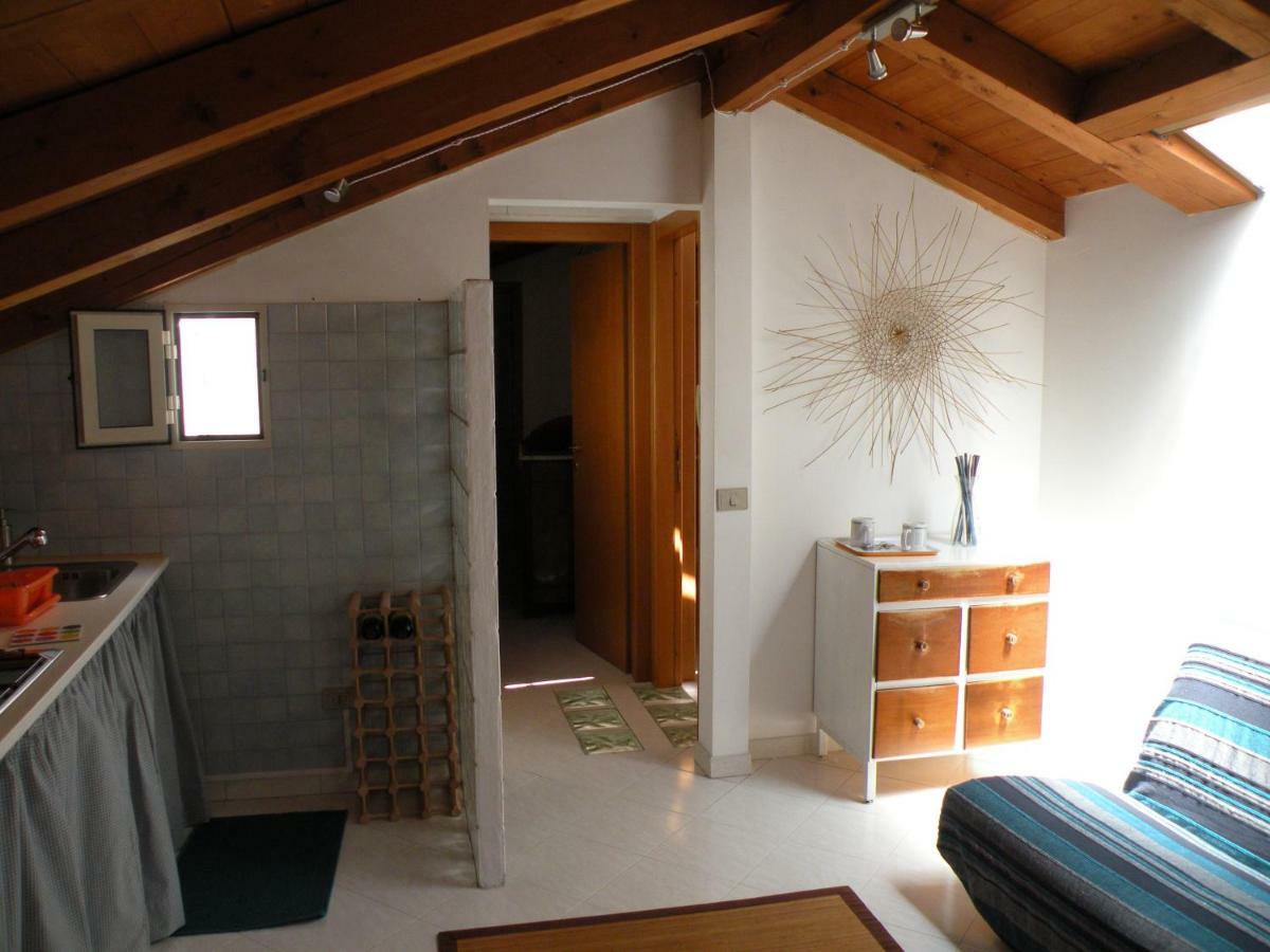 Ferienwohnung Deliziosa Mansarda Nel Quartiere Marina - Cagliari Q8577 Exterior foto