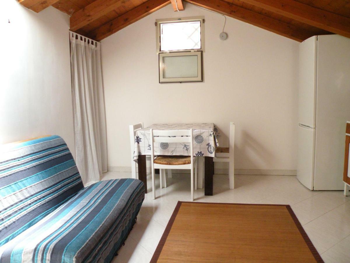 Ferienwohnung Deliziosa Mansarda Nel Quartiere Marina - Cagliari Q8577 Exterior foto
